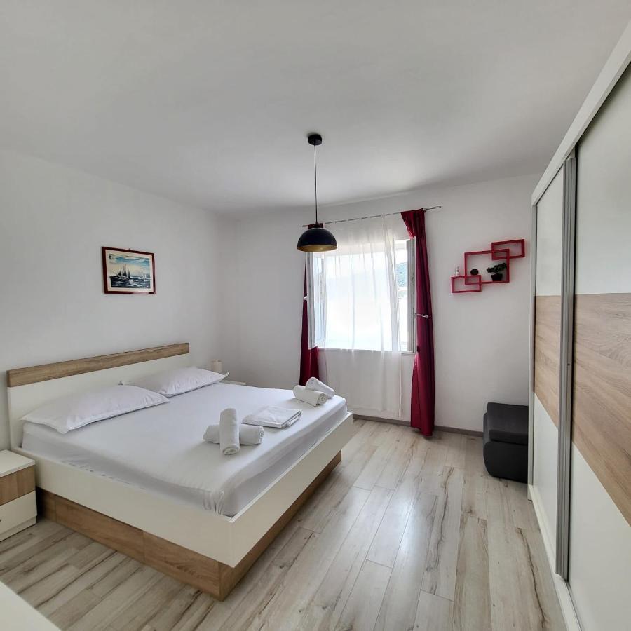 Apartment Viky Primosten
