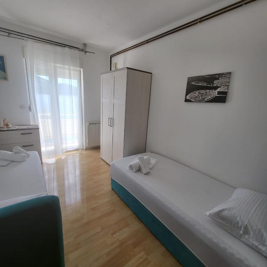 Apartment Viky Primosten