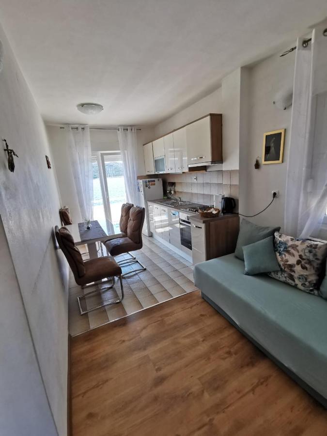 Viky Apartment Primosten