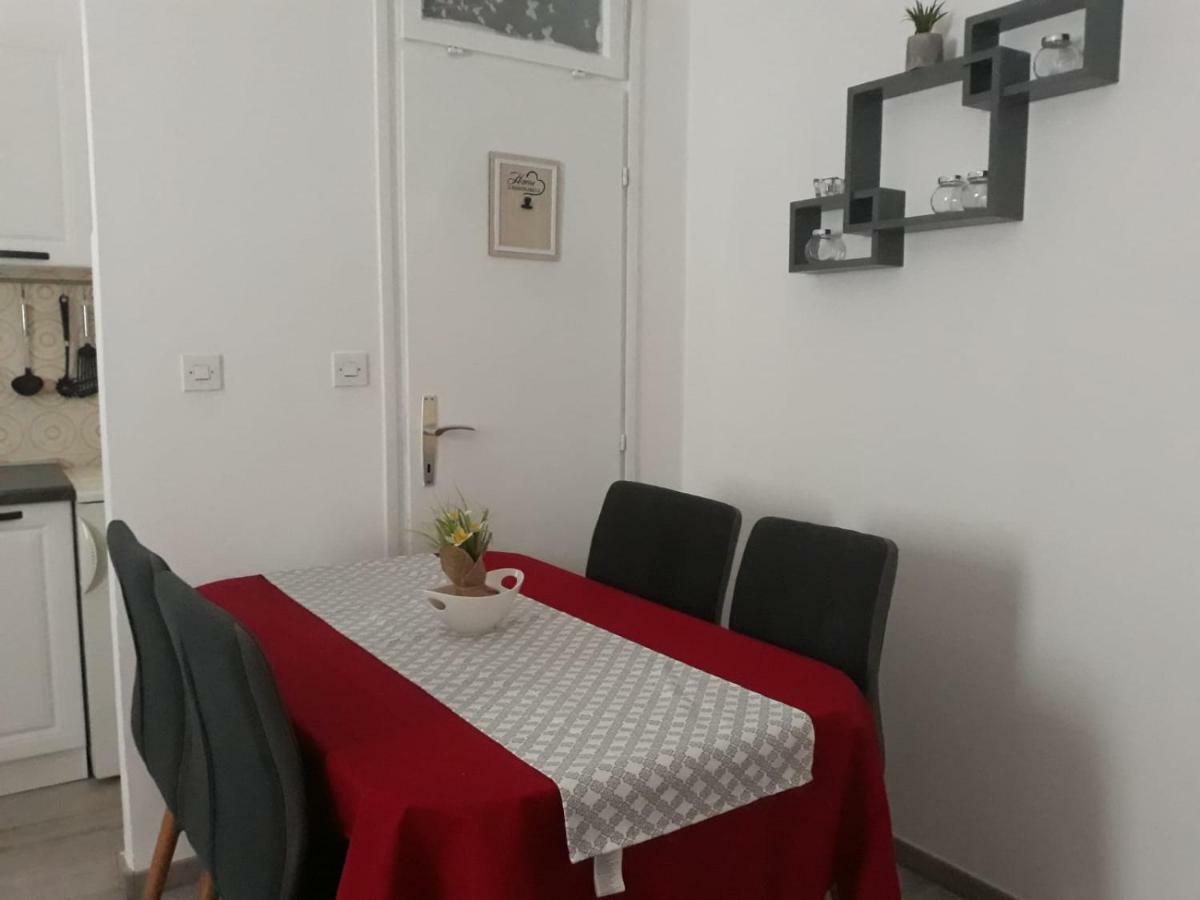 Apartment Viky *